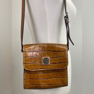 Dooney & Bourke Leather Croco print crossbody brown purse, magnetic flap